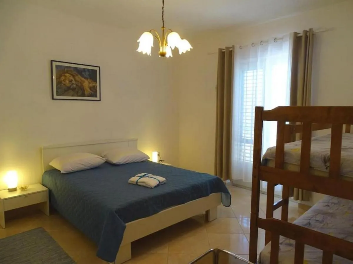 Holiday Home Apios Benkovac