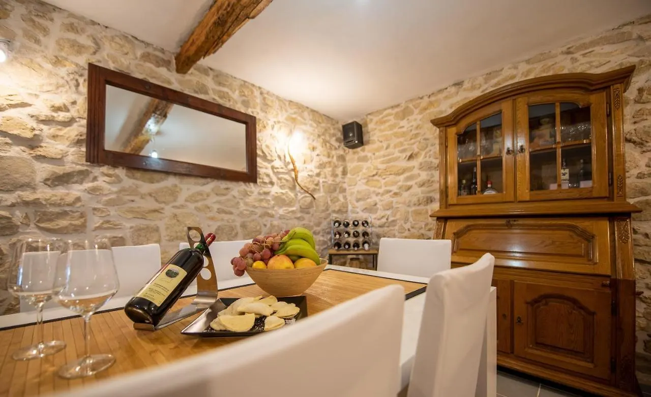 Holiday Home Apios Benkovac 0*,  Croatia
