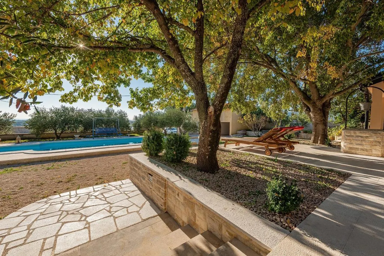 Holiday Home Apios Benkovac 0*,
