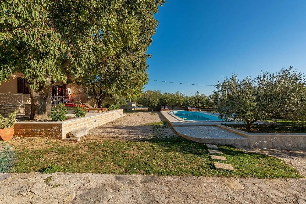 Holiday Home Apios Benkovac