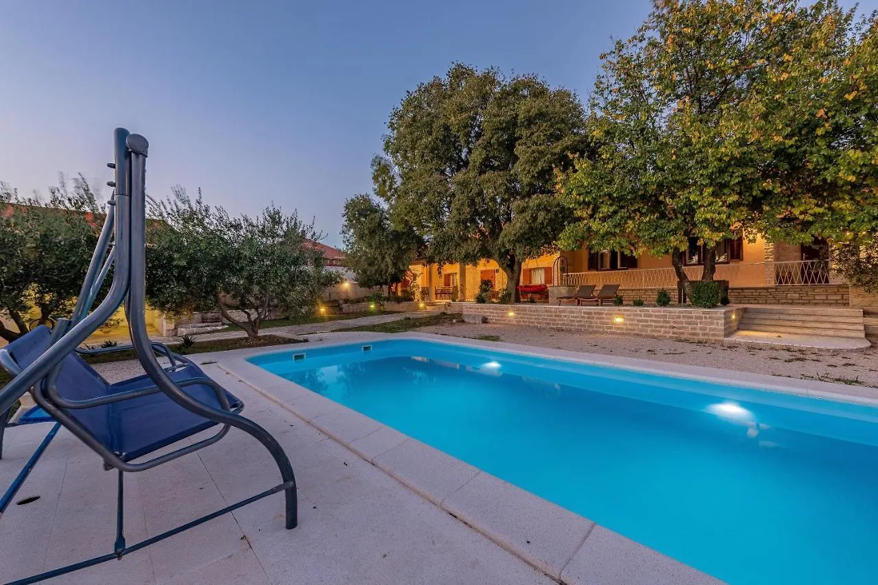 Holiday Home Apios Benkovac