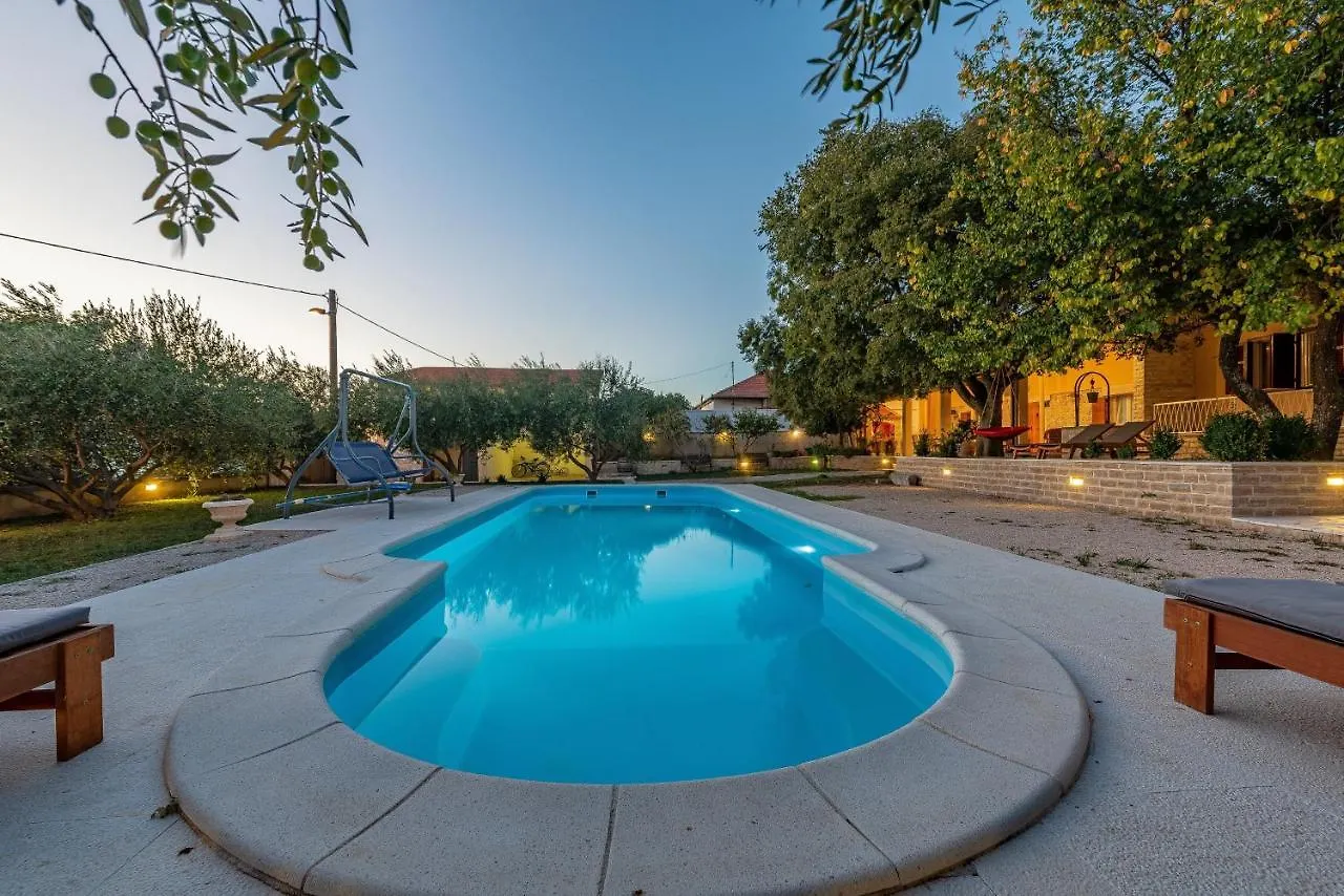 Holiday Home Apios Benkovac