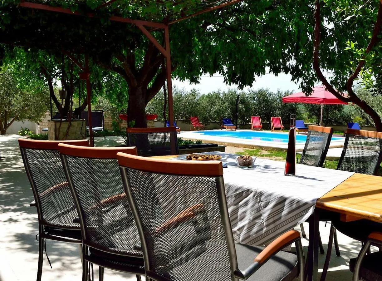 Holiday Home Apios Benkovac