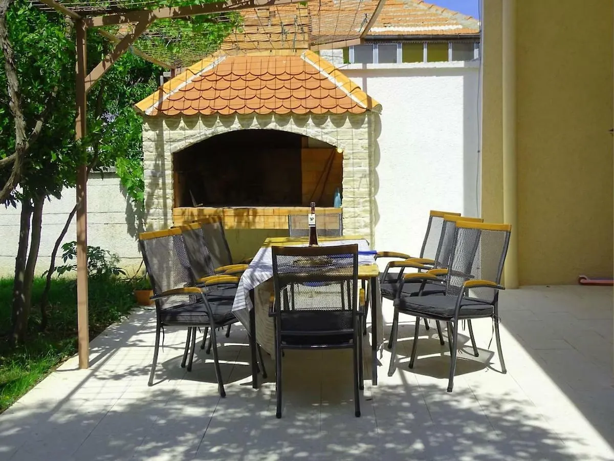 Holiday Home Apios Benkovac