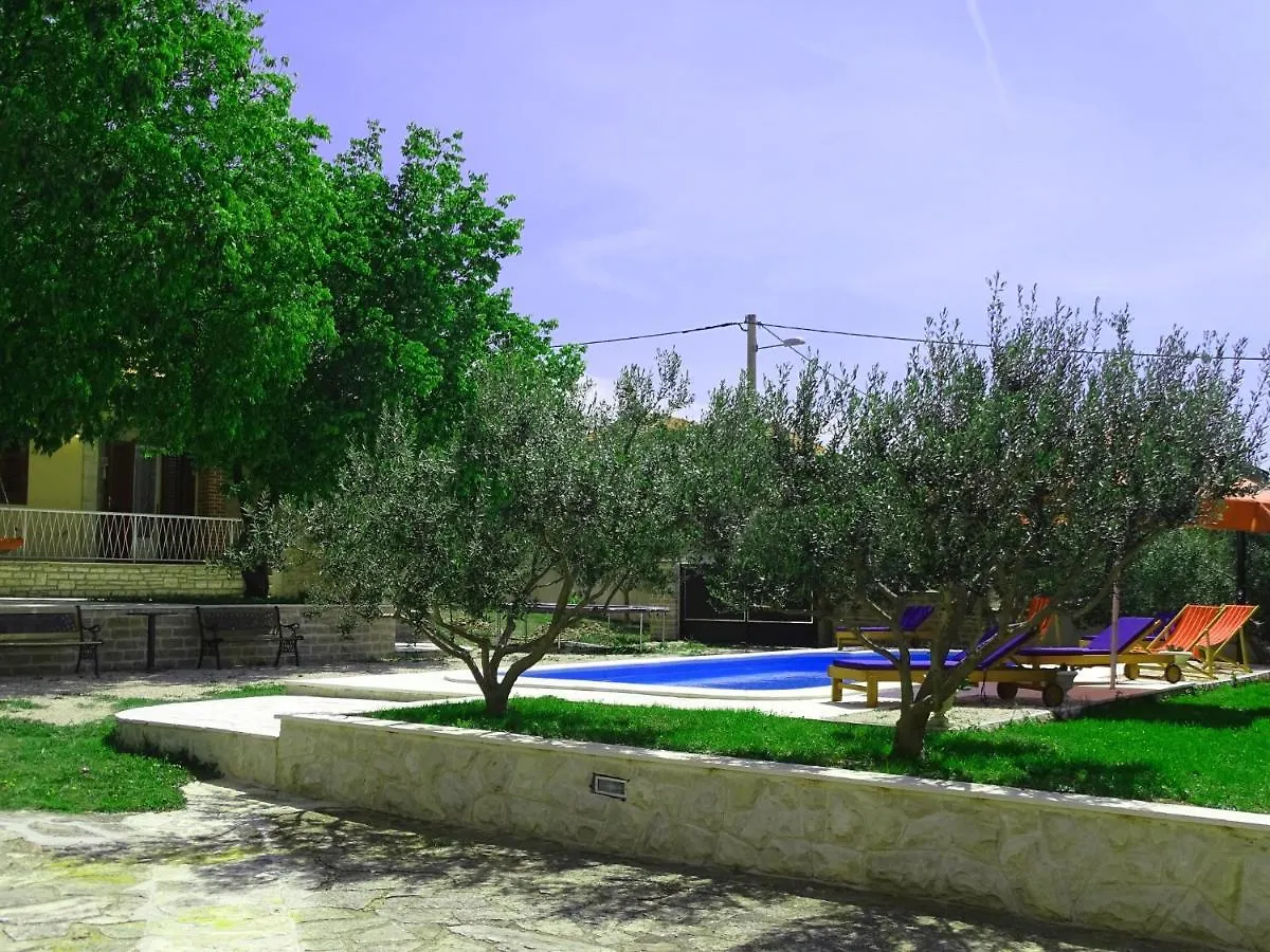 Holiday Home Apios Benkovac