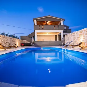 Villa Sunset, Benkovac
